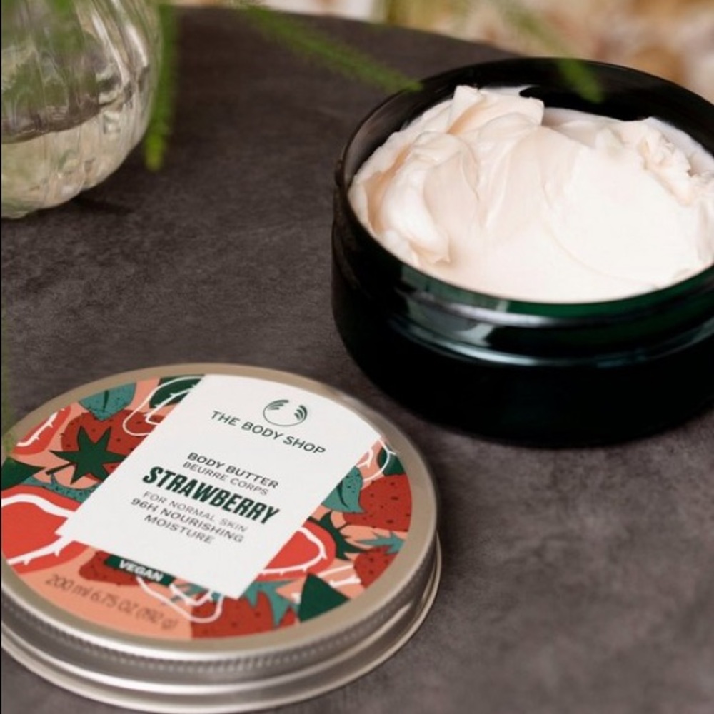 THE BODY SHOP - Strawberry Body Butter - 6.75 Oz Big Tub